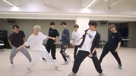 K-Pop Idols - galeria zdjęć - filmweb