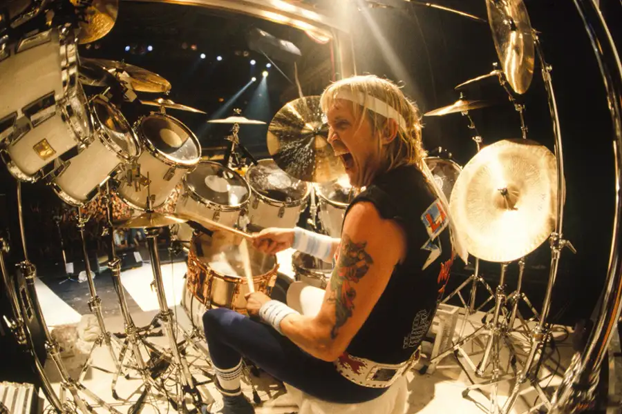 Iron Maiden: Burning Ambition - galeria zdjęć - filmweb