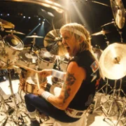 Iron Maiden: Burning Ambition - galeria zdjęć - filmweb