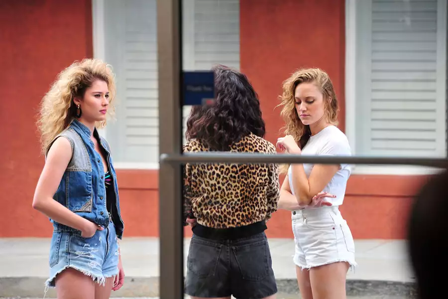Gorące letnie noce - galeria zdjęć - filmweb