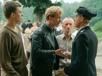 Nad rzeką, kt&oacute;rej nie ma - galeria zdjęć - filmweb