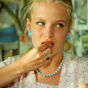 Nad rzeką, kt&oacute;rej nie ma - galeria zdjęć - filmweb