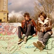 How to Be - galeria zdjęć - filmweb