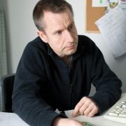 How to Be - galeria zdjęć - filmweb