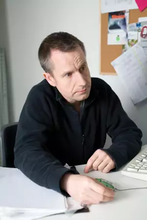 How to Be - galeria zdjęć - filmweb