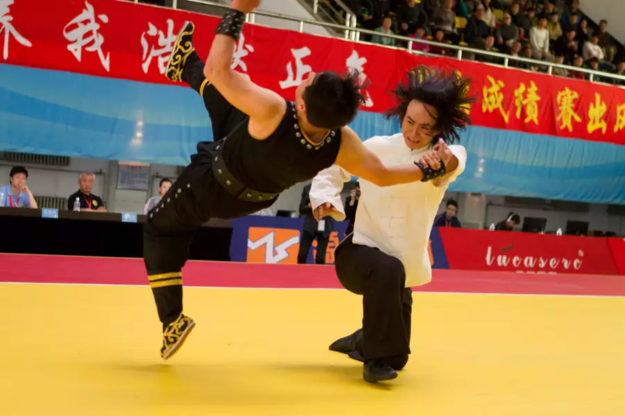 Człowiek Tai Chi - galeria zdjęć - filmweb
