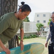 Goniąc fale - galeria zdjęć - filmweb