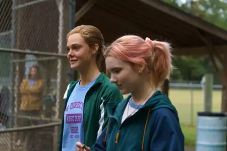 Dziewczyna z Plainville - galeria zdjęć - filmweb