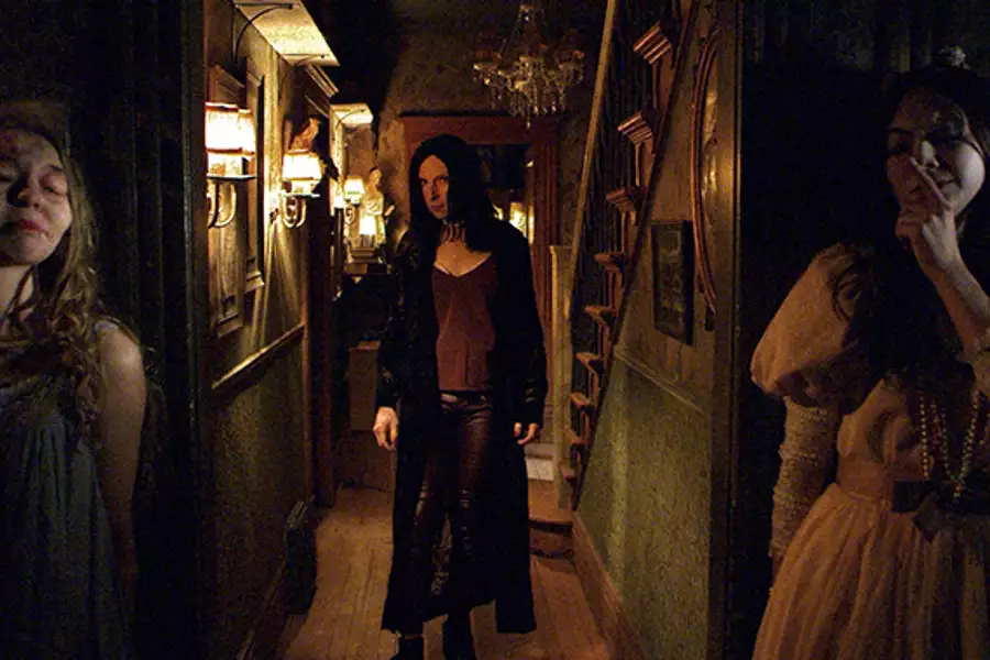 Ghostland - galeria zdjęć - filmweb