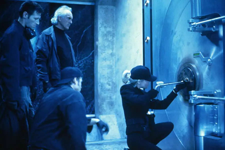 Niesamowita McCoy - galeria zdjęć - filmweb