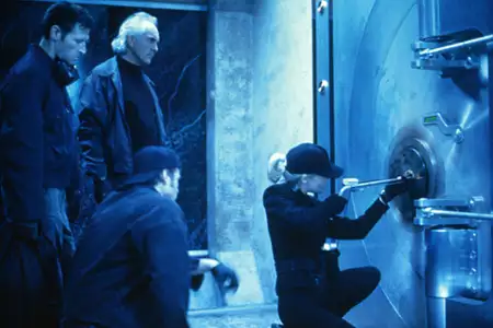 Niesamowita McCoy - galeria zdjęć - filmweb