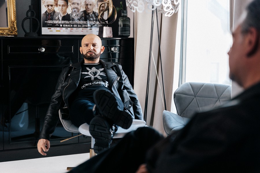 Pieśń o miłości własnej (recenzja filmu Niewidzialna wojna)