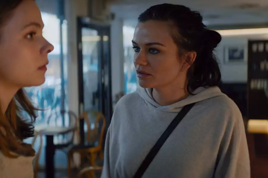 Zupełnie normalna rodzina - galeria zdjęć - filmweb