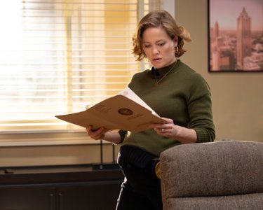 Sezon 4 Odcinek 17 Where'd You Come From, Little Angel?