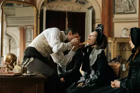 Brzydka siostra - galeria zdjęć - filmweb