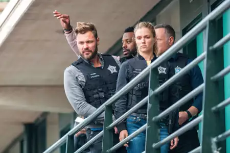 Chicago P.D. - galeria zdjęć - filmweb