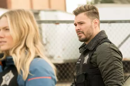 Chicago P.D. - galeria zdjęć - filmweb
