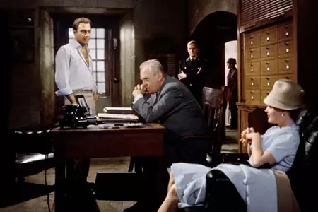 Agent o dw&oacute;ch twarzach - galeria zdjęć - filmweb
