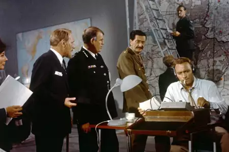 Agent o dw&oacute;ch twarzach - galeria zdjęć - filmweb