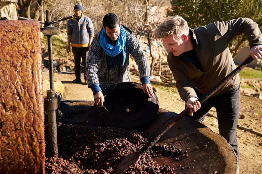Gordon Ramsay: Świat na talerzu - galeria zdjęć - filmweb