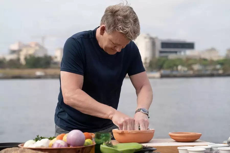 Gordon Ramsay: Świat na talerzu - galeria zdjęć - filmweb