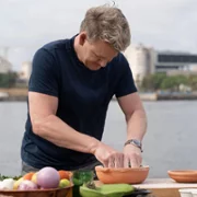 Gordon Ramsay: Świat na talerzu - galeria zdjęć - filmweb