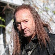 Mroczny dom - galeria zdjęć - filmweb
