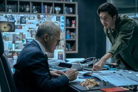 Konsultant - galeria zdjęć - filmweb