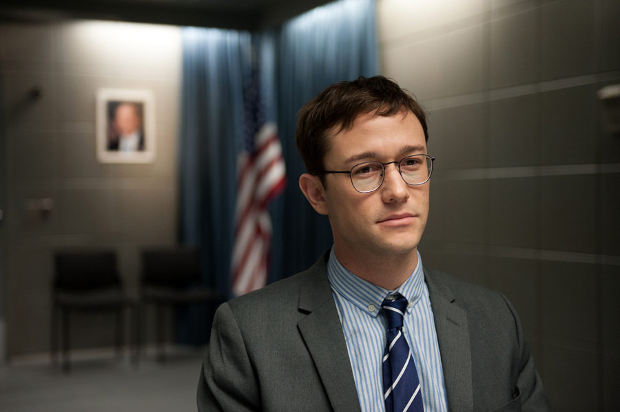 Laurka (recenzja filmu Snowden)