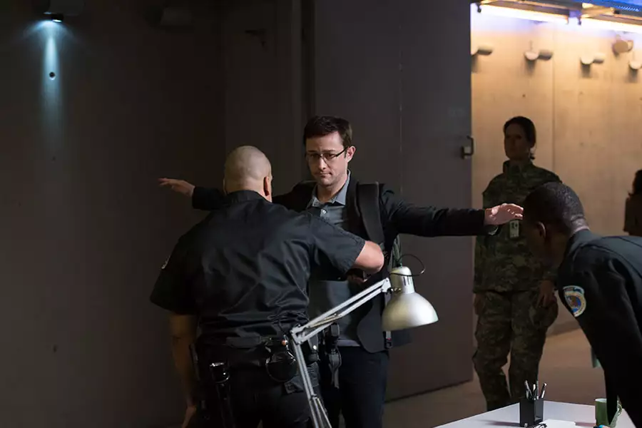 Snowden - galeria zdjęć - filmweb