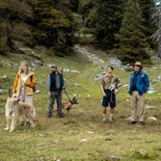 Jedz, m&oacute;dl się, szczekaj - galeria zdjęć - filmweb