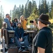 Jedz, m&oacute;dl się, szczekaj - galeria zdjęć - filmweb