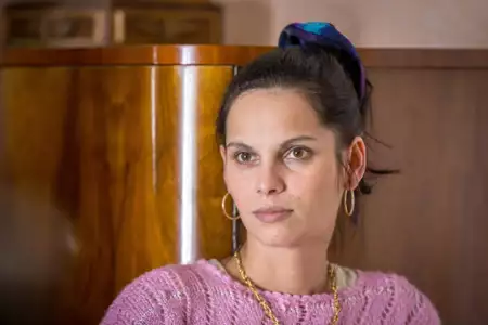 Czerwona linia - galeria zdjęć - filmweb