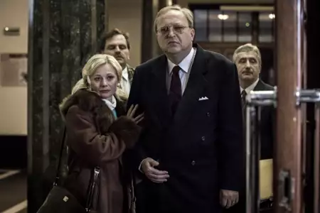 Czerwona linia - galeria zdjęć - filmweb