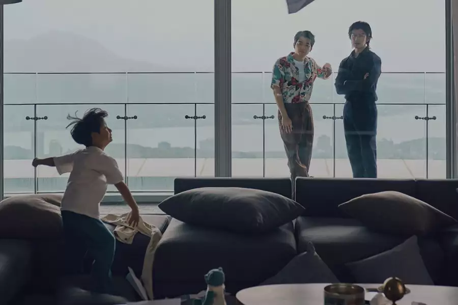 Wielki mały kłopot - galeria zdjęć - filmweb