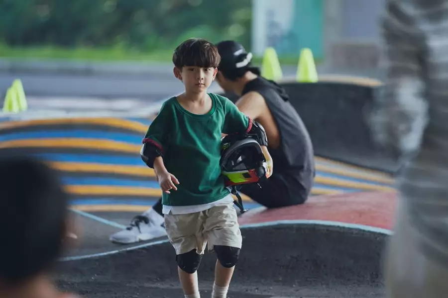 Wielki mały kłopot - galeria zdjęć - filmweb