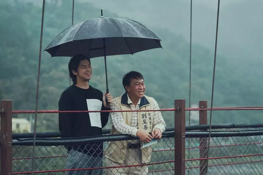 Wielki mały kłopot - galeria zdjęć - filmweb