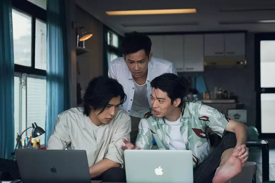 Wielki mały kłopot - galeria zdjęć - filmweb