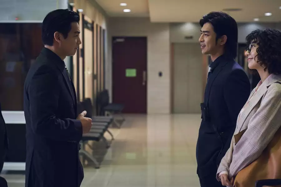 Wielki mały kłopot - galeria zdjęć - filmweb