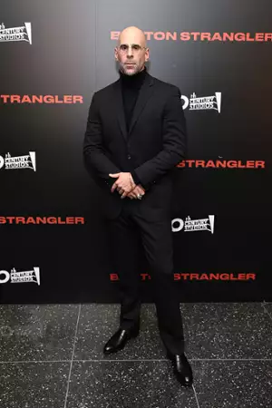 Dusiciel z Bostonu - galeria zdjęć - filmweb