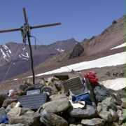 Stranded: I've Come from a Plane That Crashed on the Mountains - galeria zdjęć - filmweb