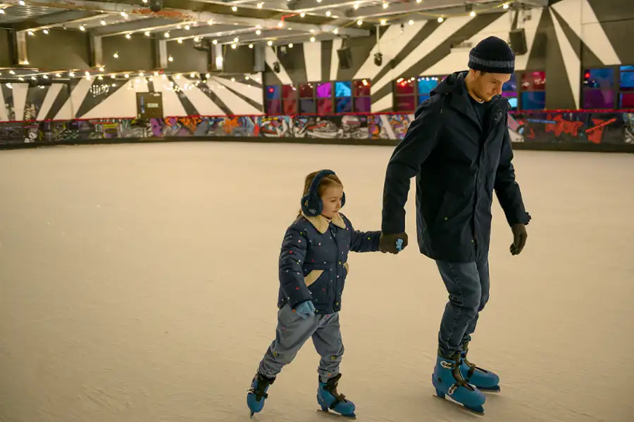 Świąteczny skok - galeria zdjęć - filmweb