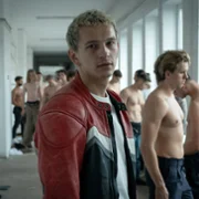 Proud - galeria zdjęć - filmweb