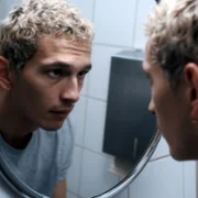 Proud - galeria zdjęć - filmweb