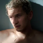 Proud - galeria zdjęć - filmweb