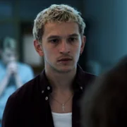 Proud - galeria zdjęć - filmweb