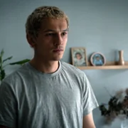 Proud - galeria zdjęć - filmweb