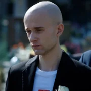 Proud - galeria zdjęć - filmweb