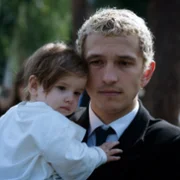 Proud - galeria zdjęć - filmweb