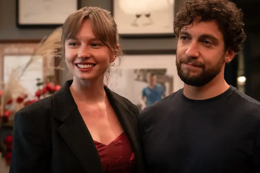Proud - galeria zdjęć - filmweb